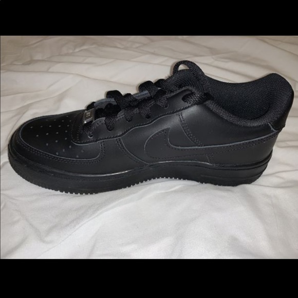 🖤SOLD🖤NIKE AIR FORCE 1 - Picture 3 of 3